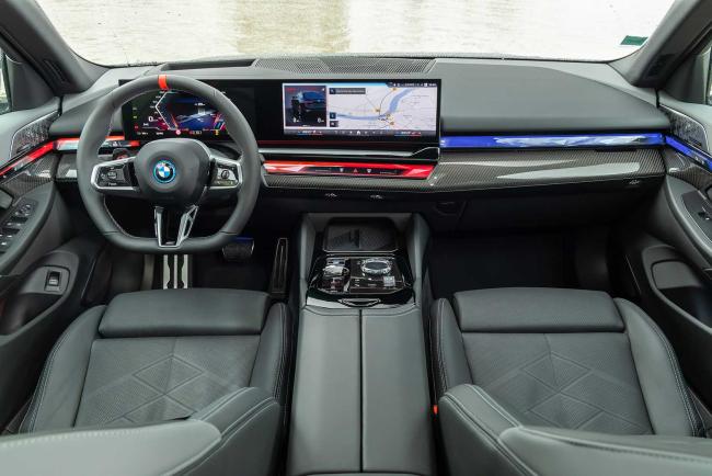 Exterieur_quelle-grande-berline-acheter-choisir-en-2025-la-reference-2025-est-la-bmw-serie-5_2