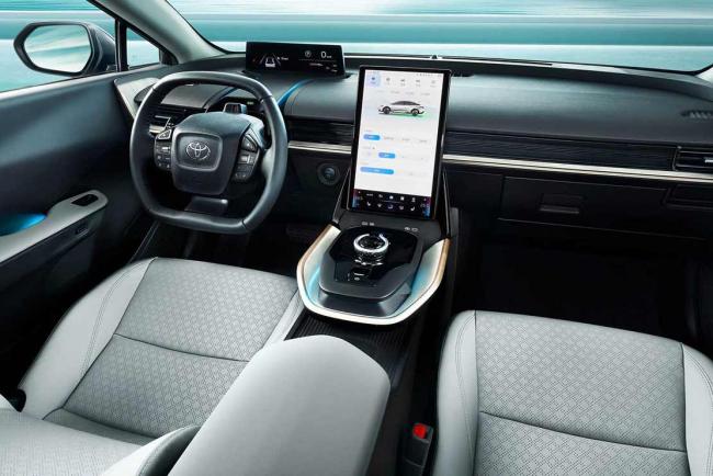 Interieur_toyota-bz3-la-tesla-model-3-n-a-rien-a-craindre-du-moins_0