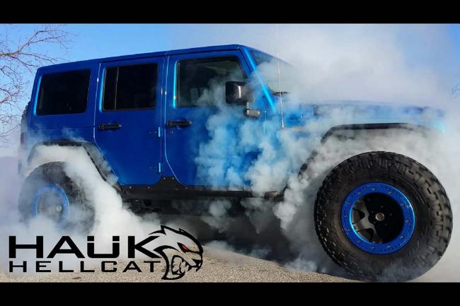Hauk design pose un v8 hellcat dans un jeep wrangler 