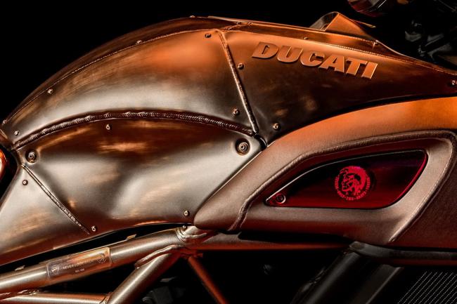 Ducati diavel by diesel limitee a 666 exemplaires 
