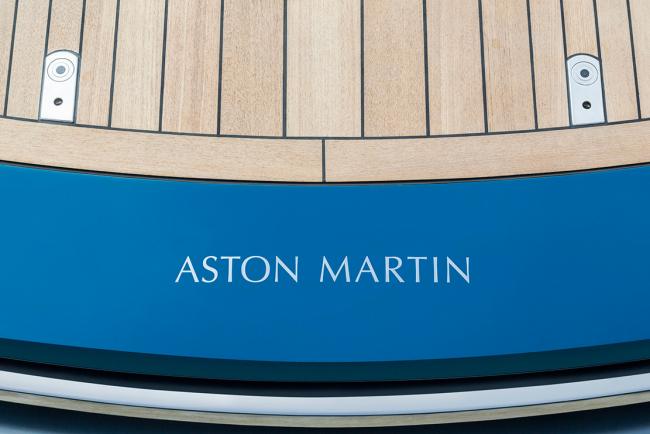 Aston martin quintessence am37s le yacht d aston avec 1nbsp040 ch 