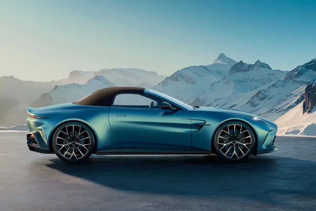 Aston Martin Vantage Roadster : L’art de lever le rideau à toute vitesse