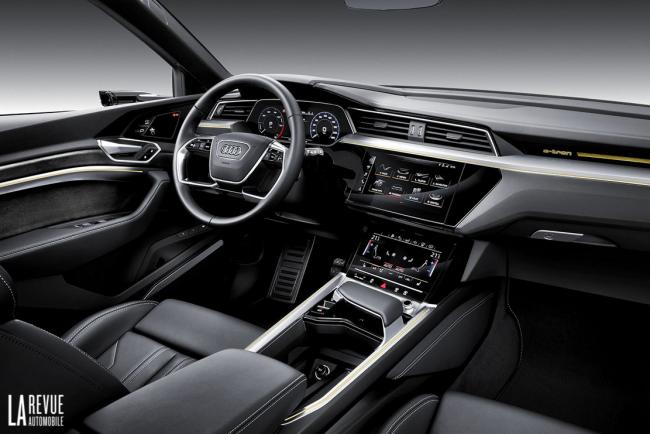 Interieur_Audi-E-Tron_23