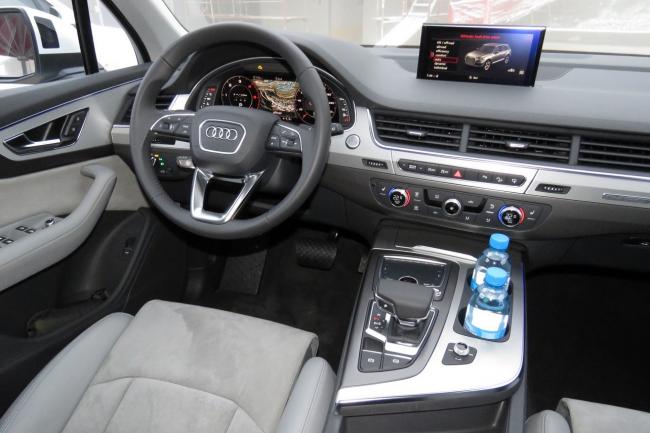 Interieur_Audi-Q7-TFSI-2015_30
