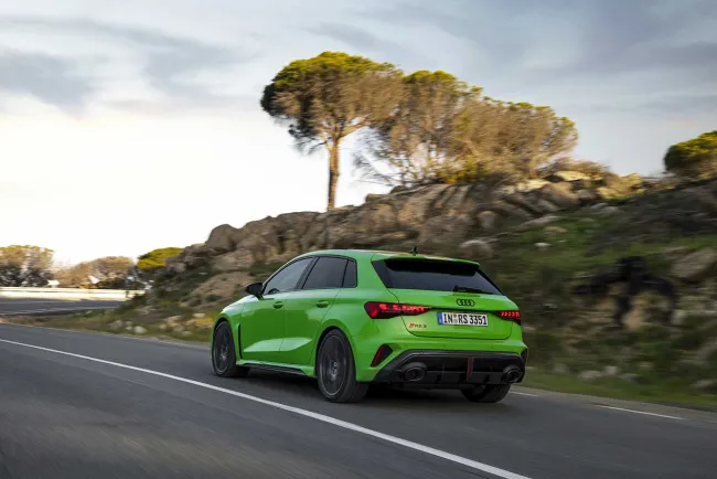 Audi RS3 : le monstre des quatre pattes, fait peau neuve