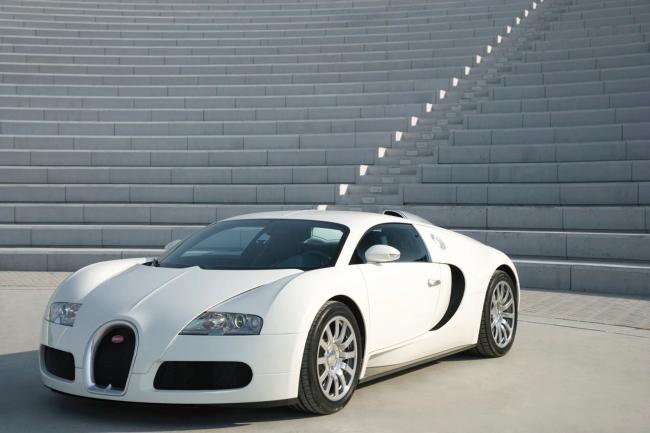 Exterieur_Bugatti-Veyron-2009_1