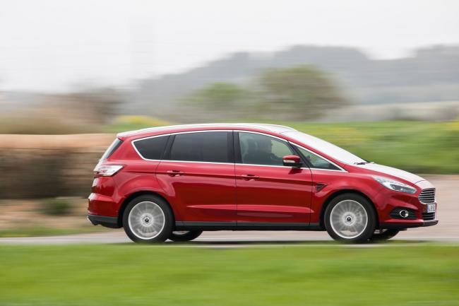 Exterieur_Ford-S-Max-2015_17