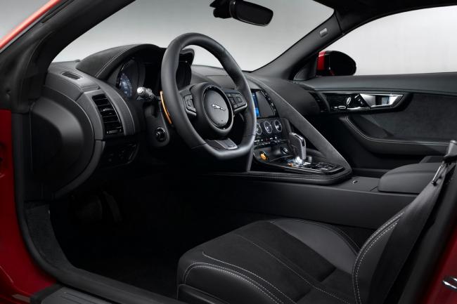 Interieur_Jaguar-F-Type-Coupe-2014_23