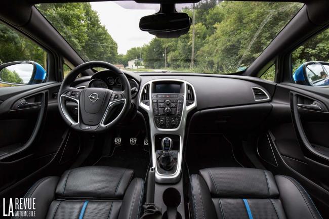 Interieur_Opel-Astra-Opc-280ch_26