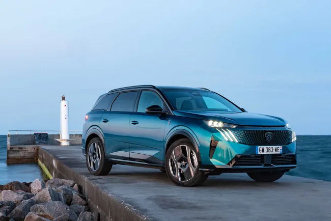 Quel Grand SUV 7 places acheter/choisir en 2025 ? La référence 2025 est, la nouvelle Peugeot 5008