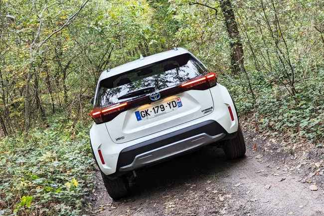 Essai Toyota Yaris Cross Trail : le SUV urbain hybride à tout faire… ?