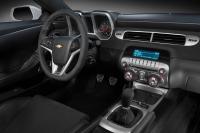 Interieur_Chevrolet-Camaro-Z28-2014_24
