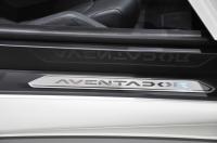 Exterieur_Lamborghini-Aventador_14
                                                        width=