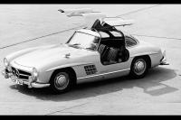 Exterieur_Mercedes-300-SL-Gullwing-1954_11
                                                        width=