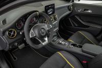 Interieur_Mercedes-AMG-GLA45-2017_40