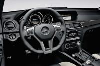 Interieur_Mercedes-C63-AMG-2011_17