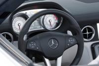 Interieur_Mercedes-SLS-AMG-Roadster_33