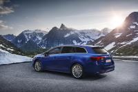 Exterieur_Toyota-Avensis-Touring-Sports-2015_41
                                                        width=