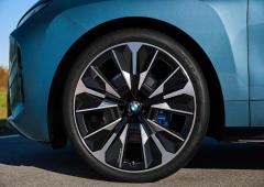 Exterieur_bmw-ix-annee-2025-un-suv-electrique-entre-luxe-et-performances_8