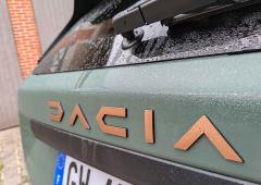 Exterieur_dacia-duster-gpl-le-suv-qui-dit-stop-au-superflu-la-preuve-avec-notre-essai-et-ses-images_11