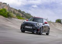 Exterieur_mini-john-cooper-works-2025-une-citadine-survitaminee-les-infos-et-photos_6