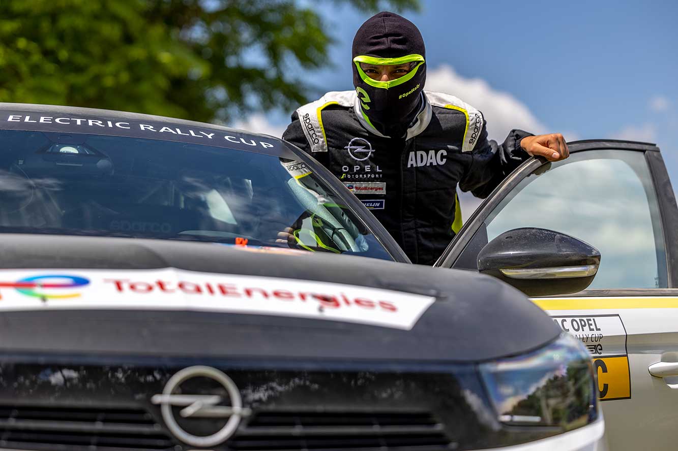 Essai - Opel Corsa E-Rally : la citadine électrique devient voiture de  course