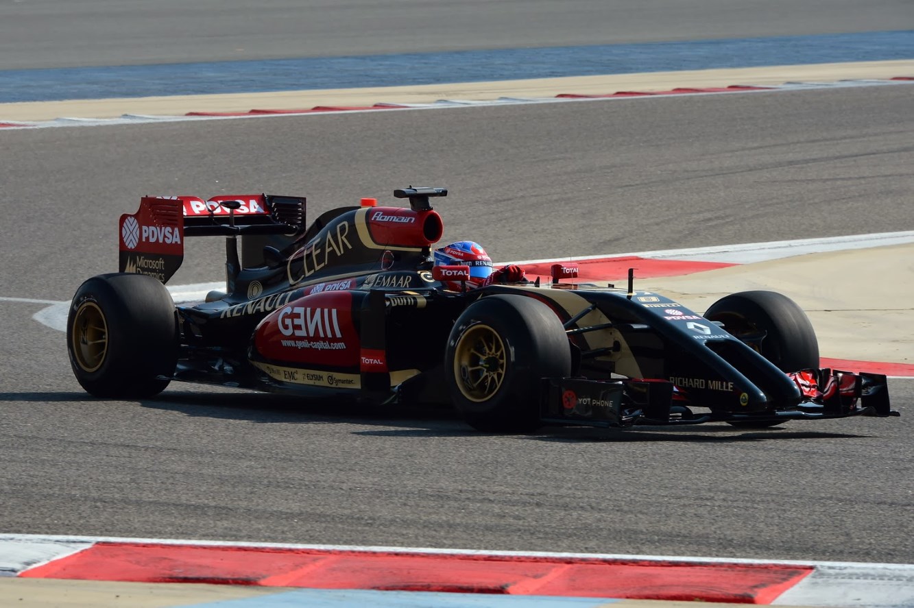 Formule 1 lotus passe chez mercedes en 2015 
