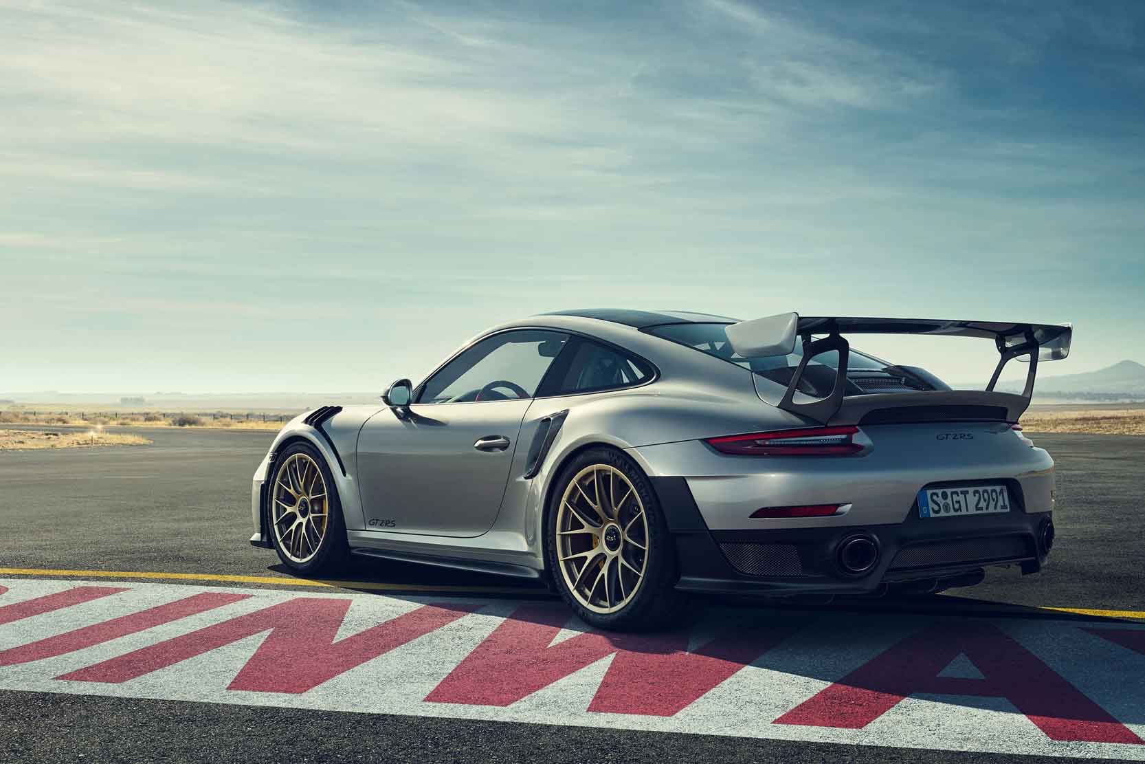 Image principale de l'actu: Porsche 911 gt2 rs seulement 700 chevaux 