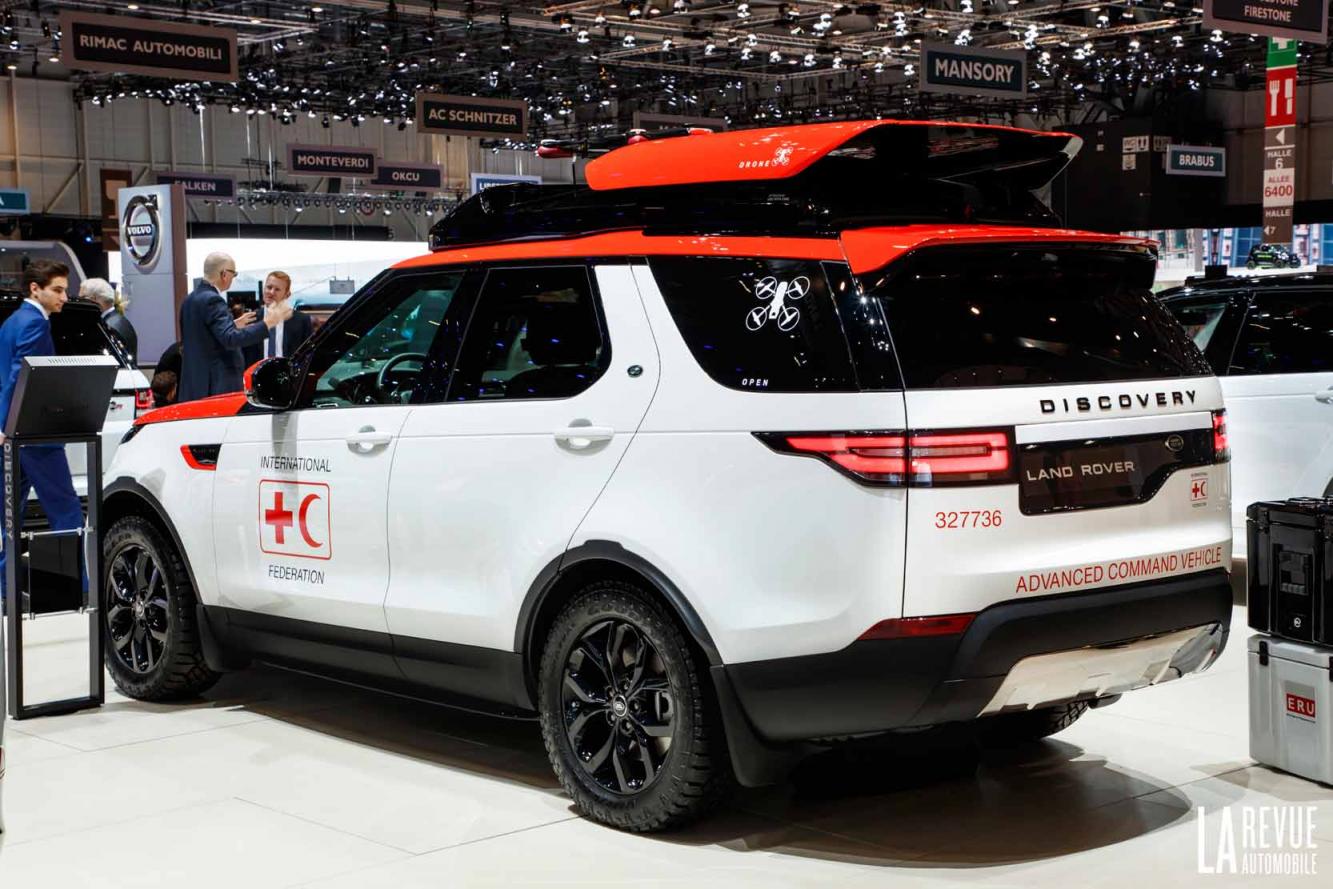 Land Rover Discovery Discovery Project Hero Un Drone Pour Sauver