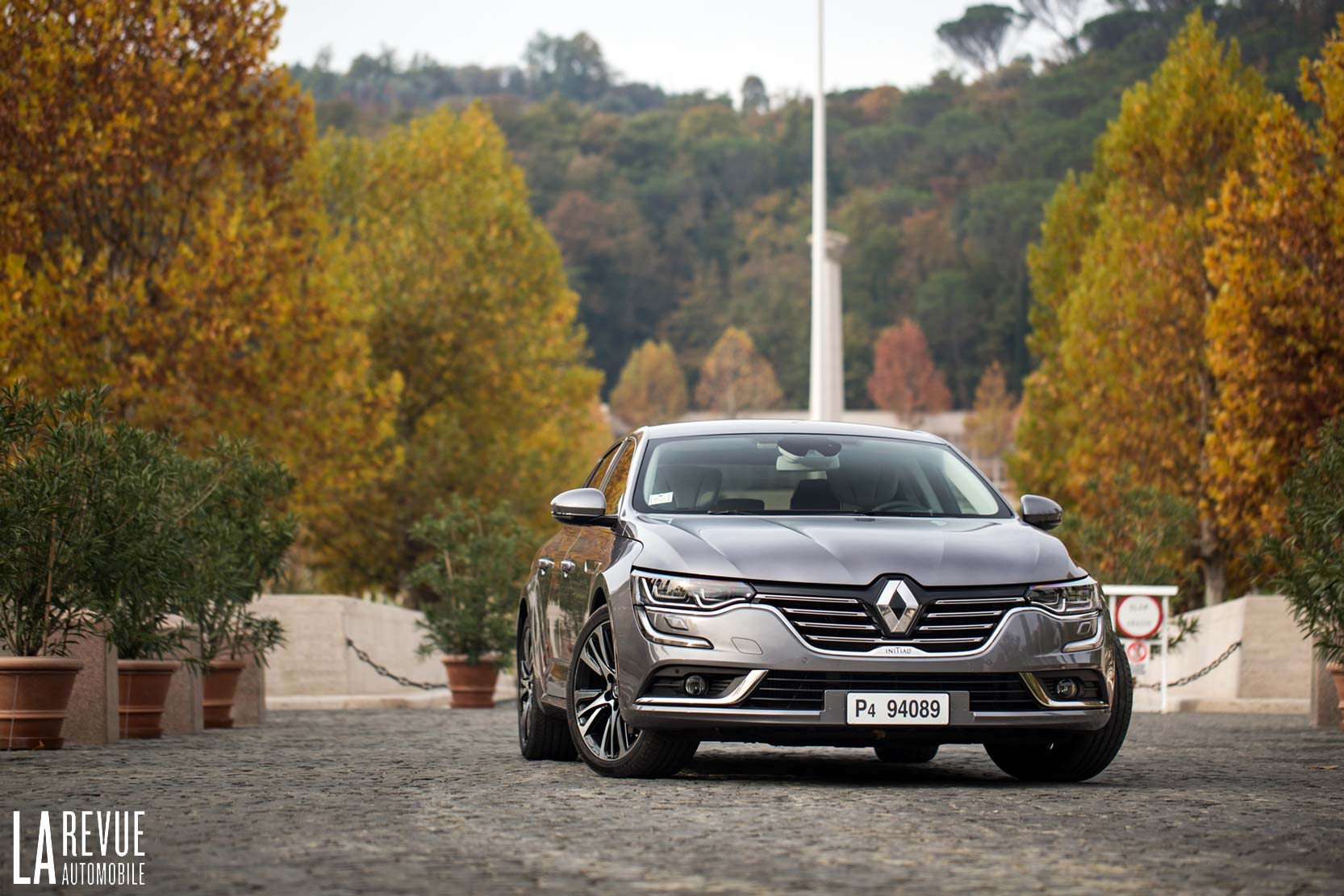 Image principale de l'actu: La Renault Talisman élue plus belle voiture de l'année 2015