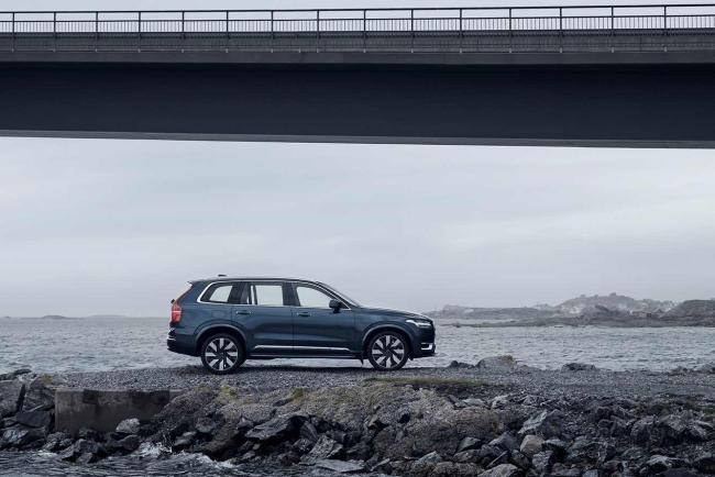 Fiche Technique Volvo XC90 T8 Recharge AWD 2023