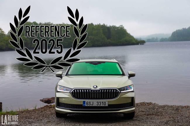 Exterieur_quel-break-acheter-choisir-en-2025-la-reference-2025-est-la-skoda-superb-combi_0