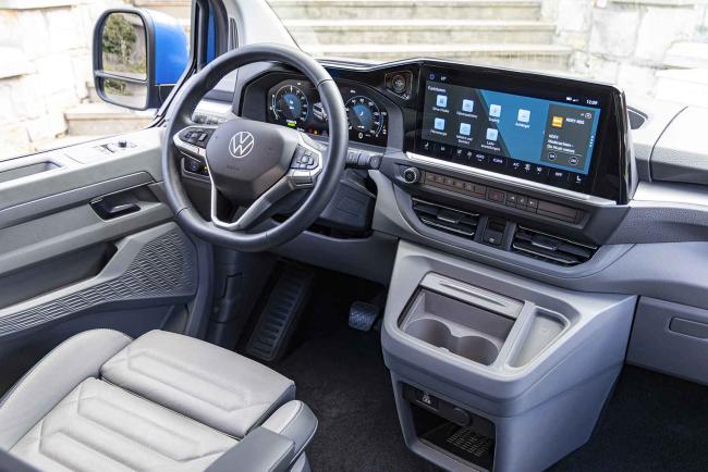 Interieur_volkswagen-caravelle-le-combi-pour-ceux-qui-comptent-les-sieges-pas-les-kilometres_0