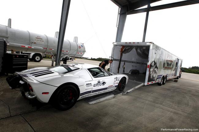 Une ford gt bat le record du monde de vitesse avec 455 km h 