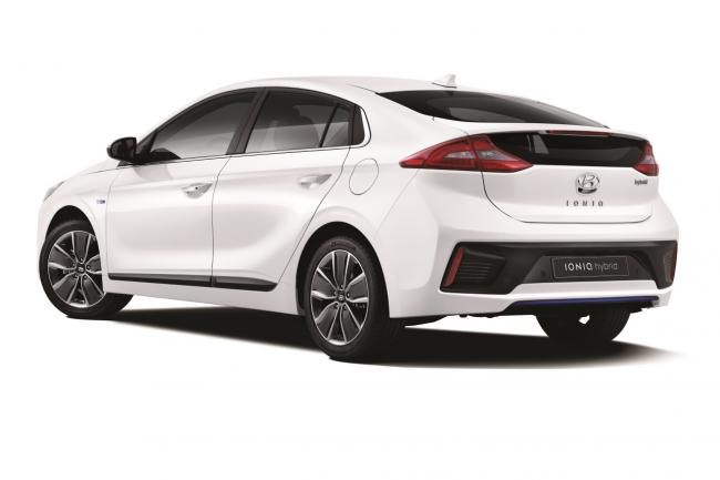 Hyundai ioniq une version hybride 141 ch pour commencer 