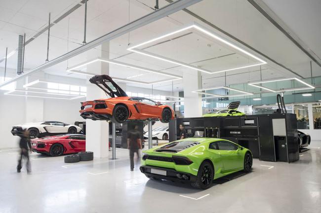 Lamborghini ouvre son plus grand showroom a dubai 