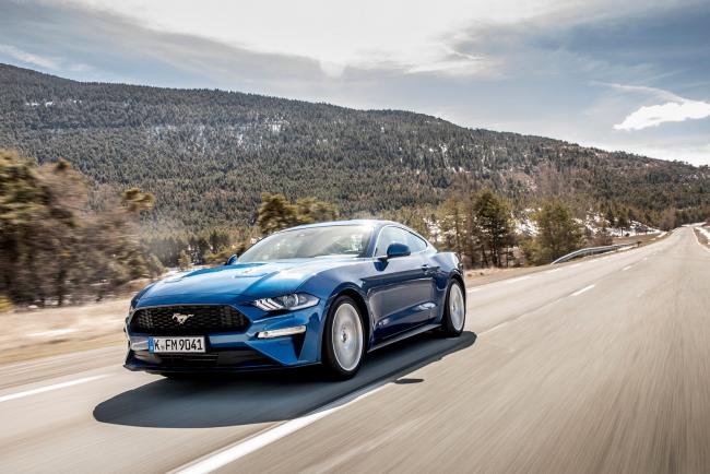 Ford mustang 2018 simple mise a jour 