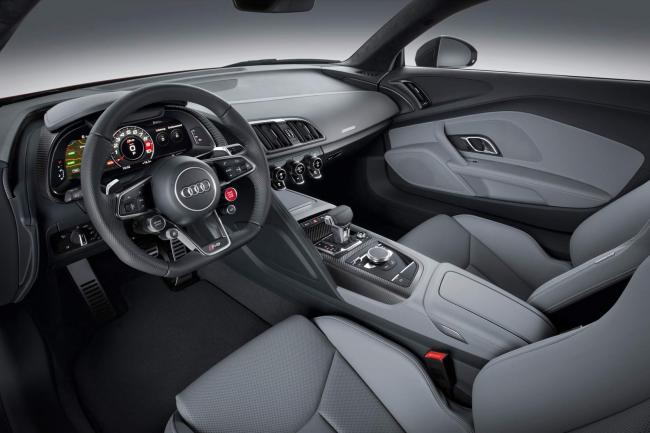 Interieur_Audi-R8-2015_5