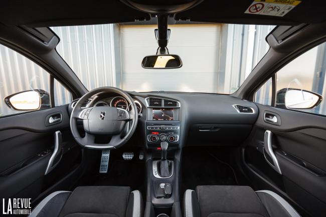 Interieur_DS-4-Crossback-HDi_25