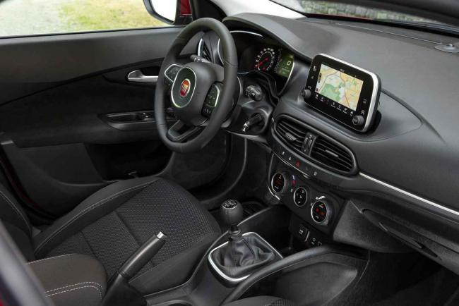 Interieur_Fiat-Tipo-Lounge_16