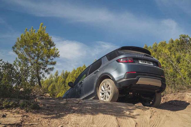 Land-Rover travaille sur la conduite autonome en 4x4 (tout terrain)