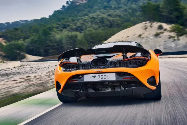 McLaren 750S 2024 : Pour les yeux, les oreilles et les frissons