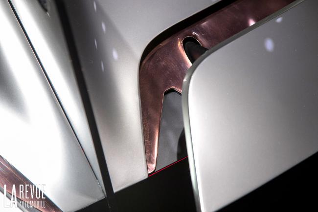 Exterieur_Mercedes-Vision-EQ-Silver-Arrow-Concept_4
