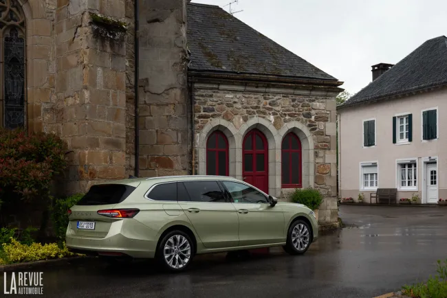 Quel Break acheter/choisir en 2025 ? La référence 2025 est, la SKODA Superb Combi