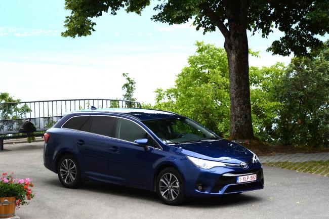 Exterieur_Toyota-Avensis-Touring-Sports-2015-1.6-Diesel_6