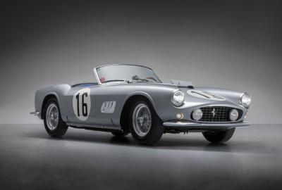 Une rare ferrari 250 gt california vendue 17 99 millions de dollars 