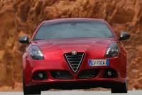 Image principalede l'actu: Alfa Romeo Giulietta  : pourquoi choisir cette berline compacte ?