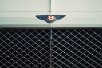 Exterieur_Bentley-Bentayga-Hybrid_12
                                                        width=