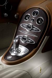 Interieur_Bugatti-Veyron-Black-Bess_16