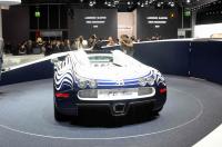Exterieur_Bugatti-Veyron-Or-Blanc_8
                                                        width=
